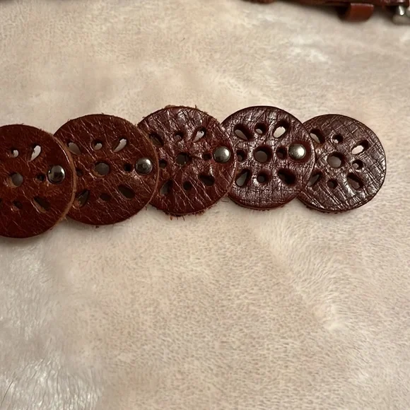 Brown leather belt circle sections 40” long plus silver tone buckle - Picture 6 of 6